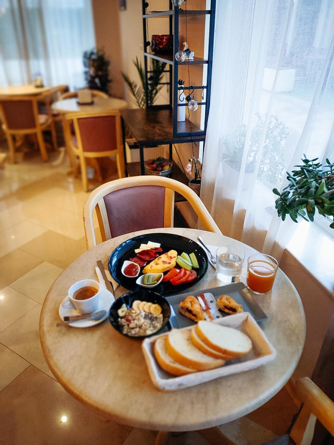 Hotel Acropolis Varna Bagian luar foto