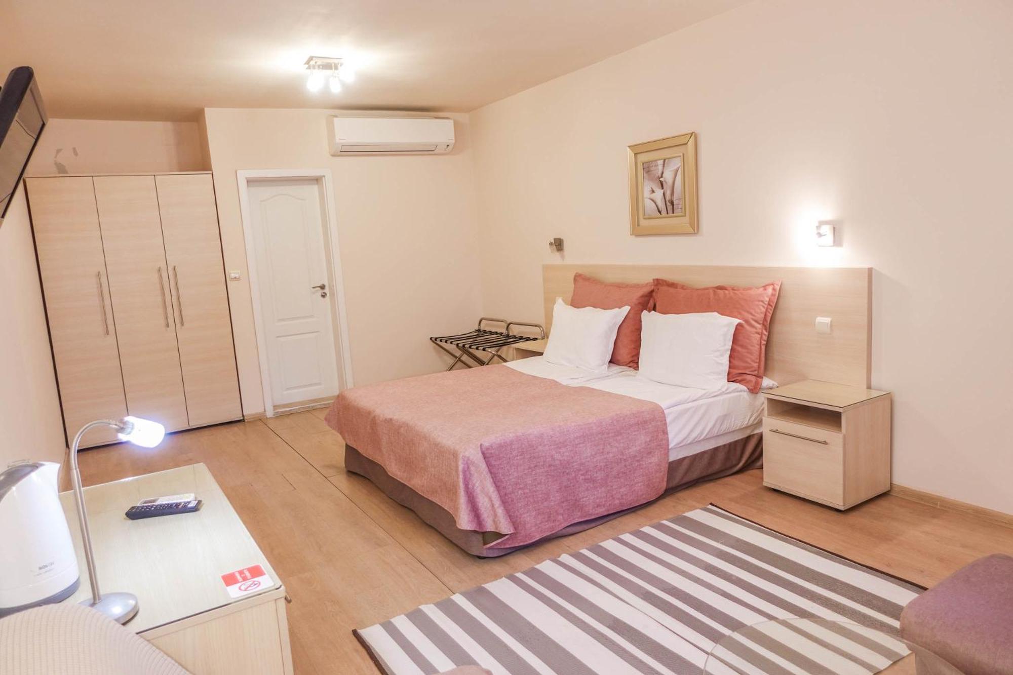 Hotel Acropolis Varna Bagian luar foto
