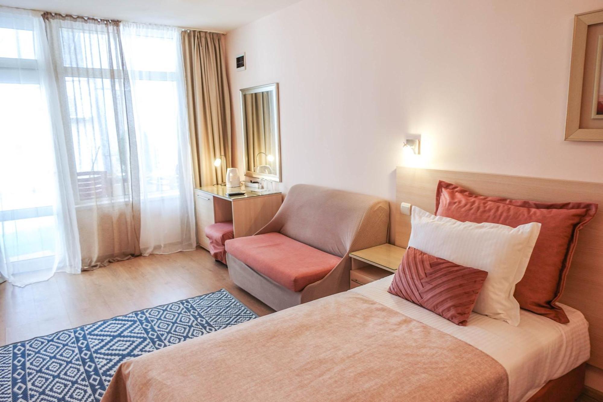 Hotel Acropolis Varna Bagian luar foto