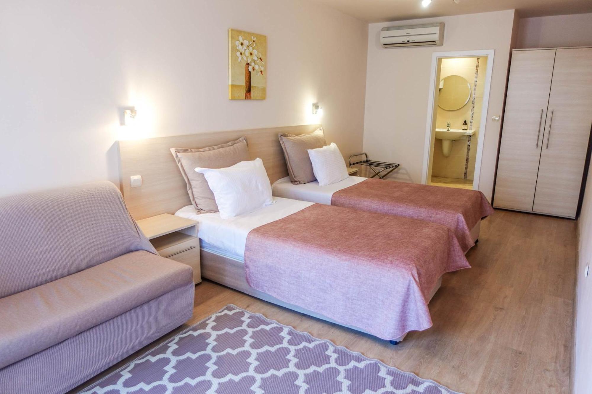 Hotel Acropolis Varna Bagian luar foto