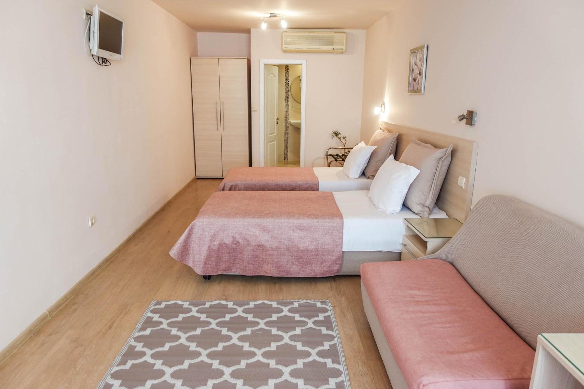 Hotel Acropolis Varna Bagian luar foto