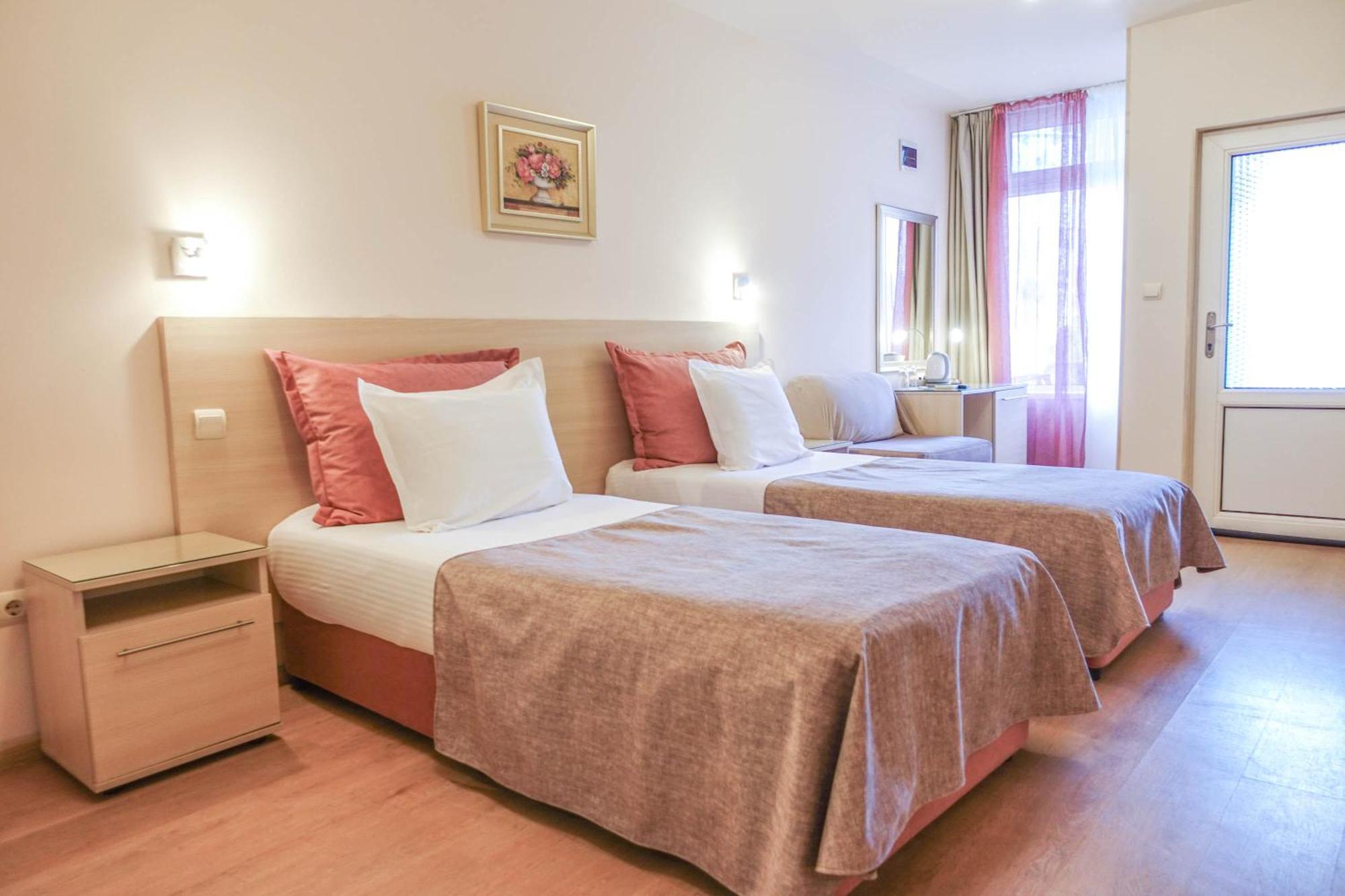 Hotel Acropolis Varna Bagian luar foto