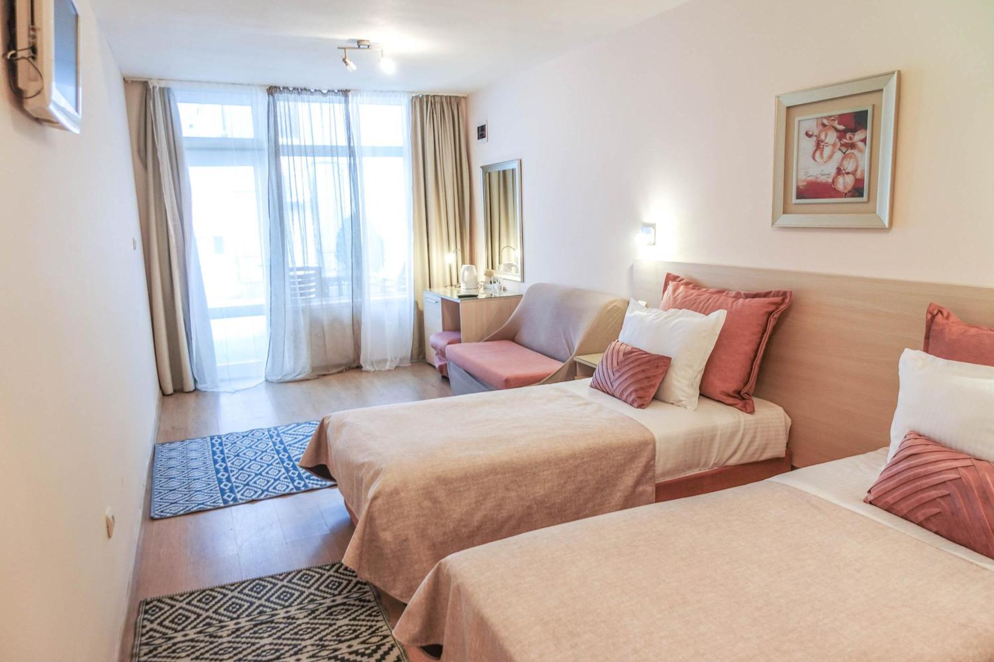Hotel Acropolis Varna Bagian luar foto