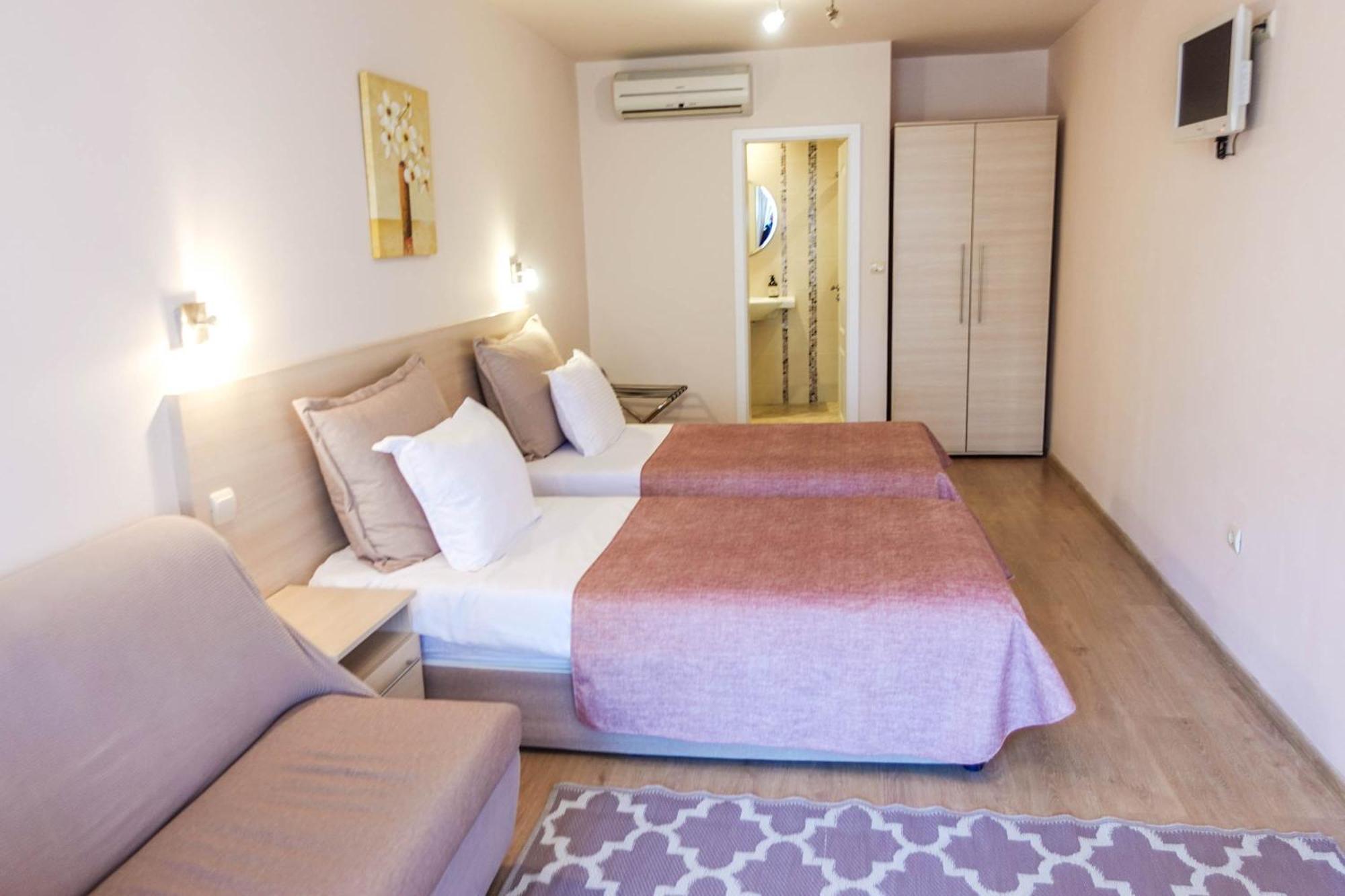 Hotel Acropolis Varna Bagian luar foto